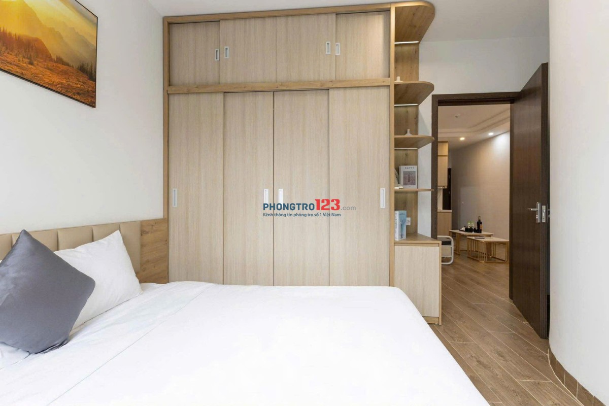 Căn Hộ Mặt Phố Lạc Long Quân Đi Bộ Ra Hồ Tây Rộng Rãi 40m2 6tr - Full Đồ, Full Tiện Ích Vào Ở Luôn