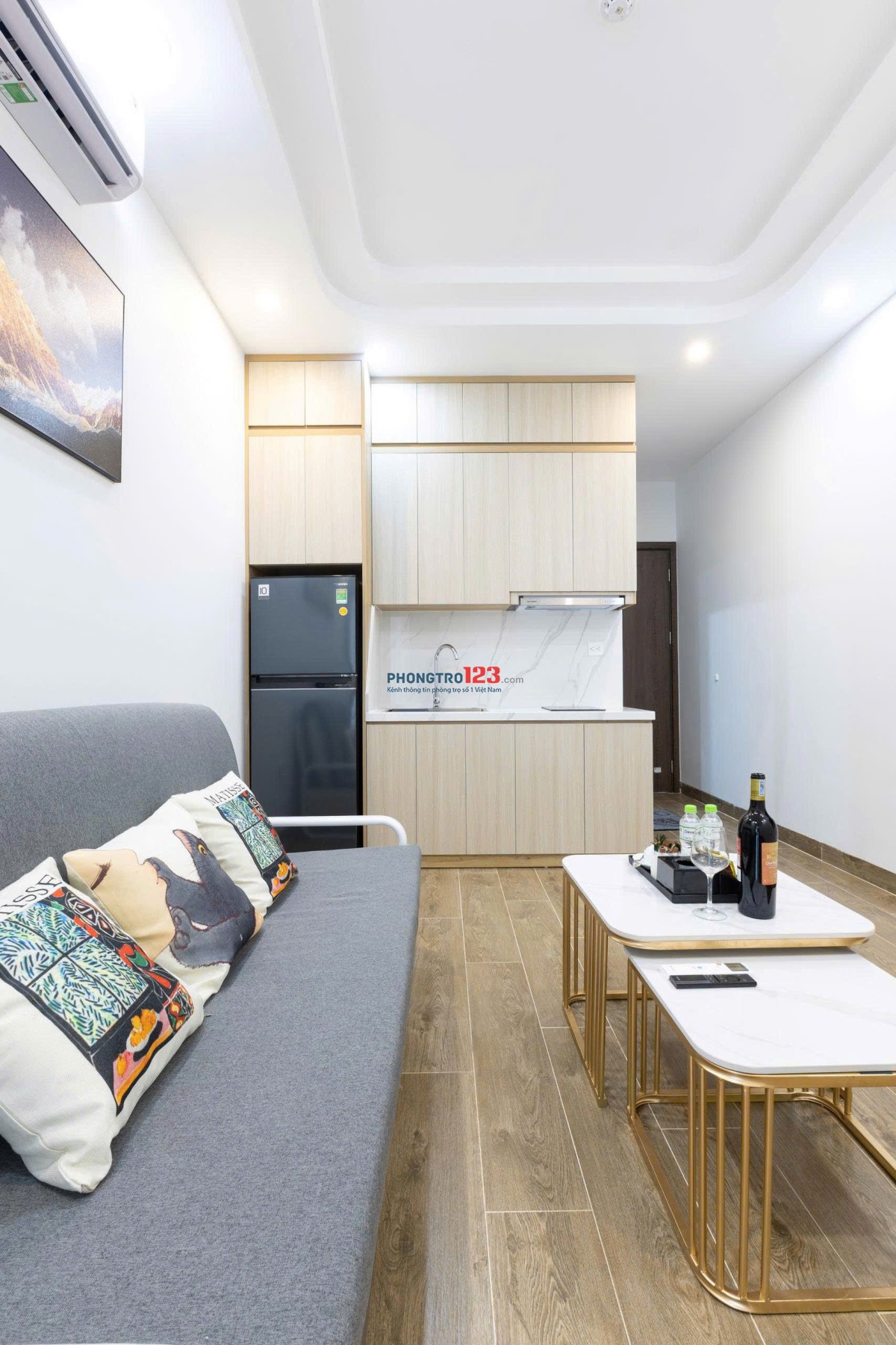 Căn Hộ Mặt Phố Lạc Long Quân Đi Bộ Ra Hồ Tây Rộng Rãi 40m2 6tr - Full Đồ, Full Tiện Ích Vào Ở Luôn