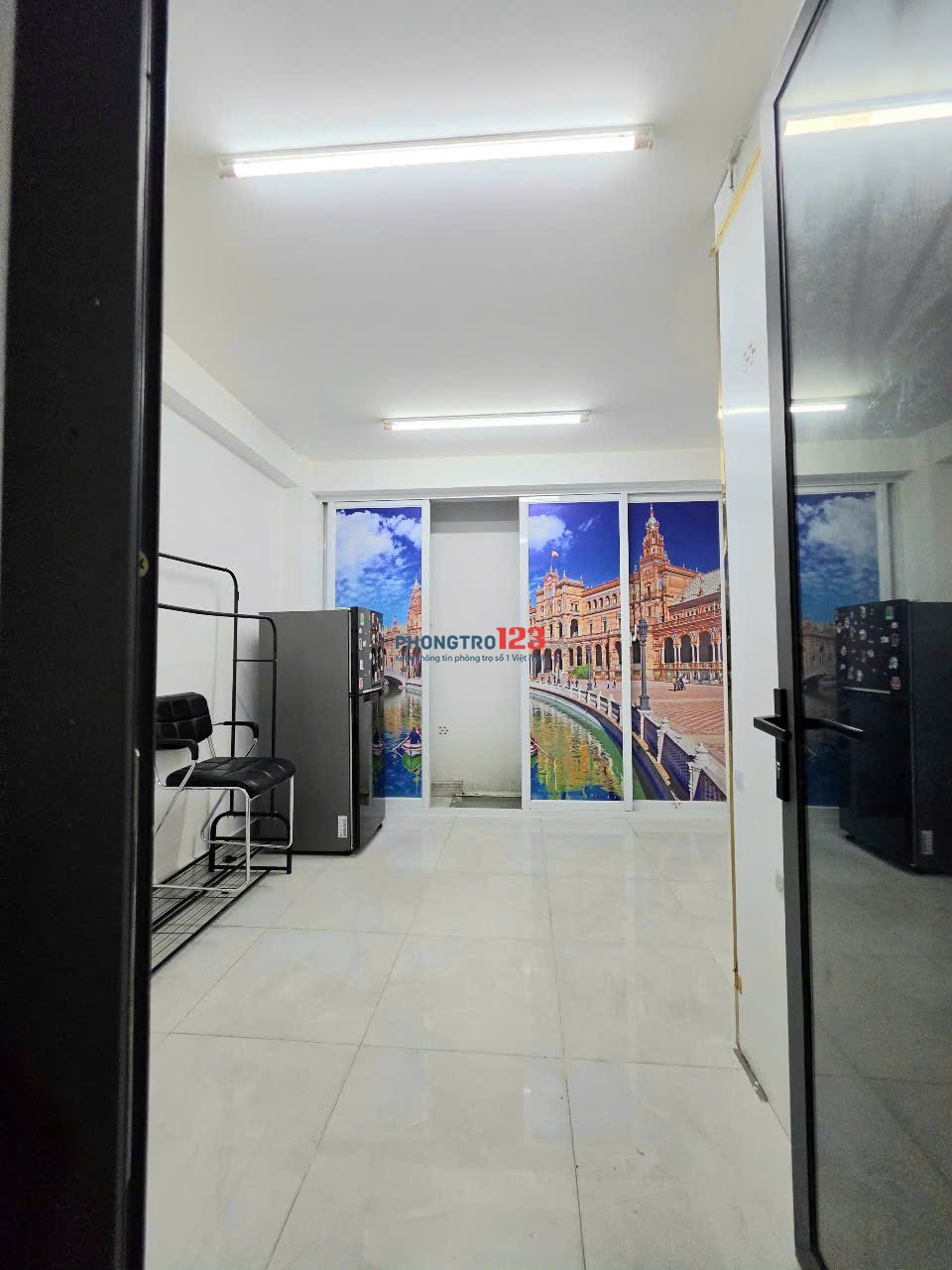 Chính Chủ Cho Thuê Phòng Studio - Nhà Thang Máy - Hoàng Hoa Thám - Gần Chợ Cây Quéo