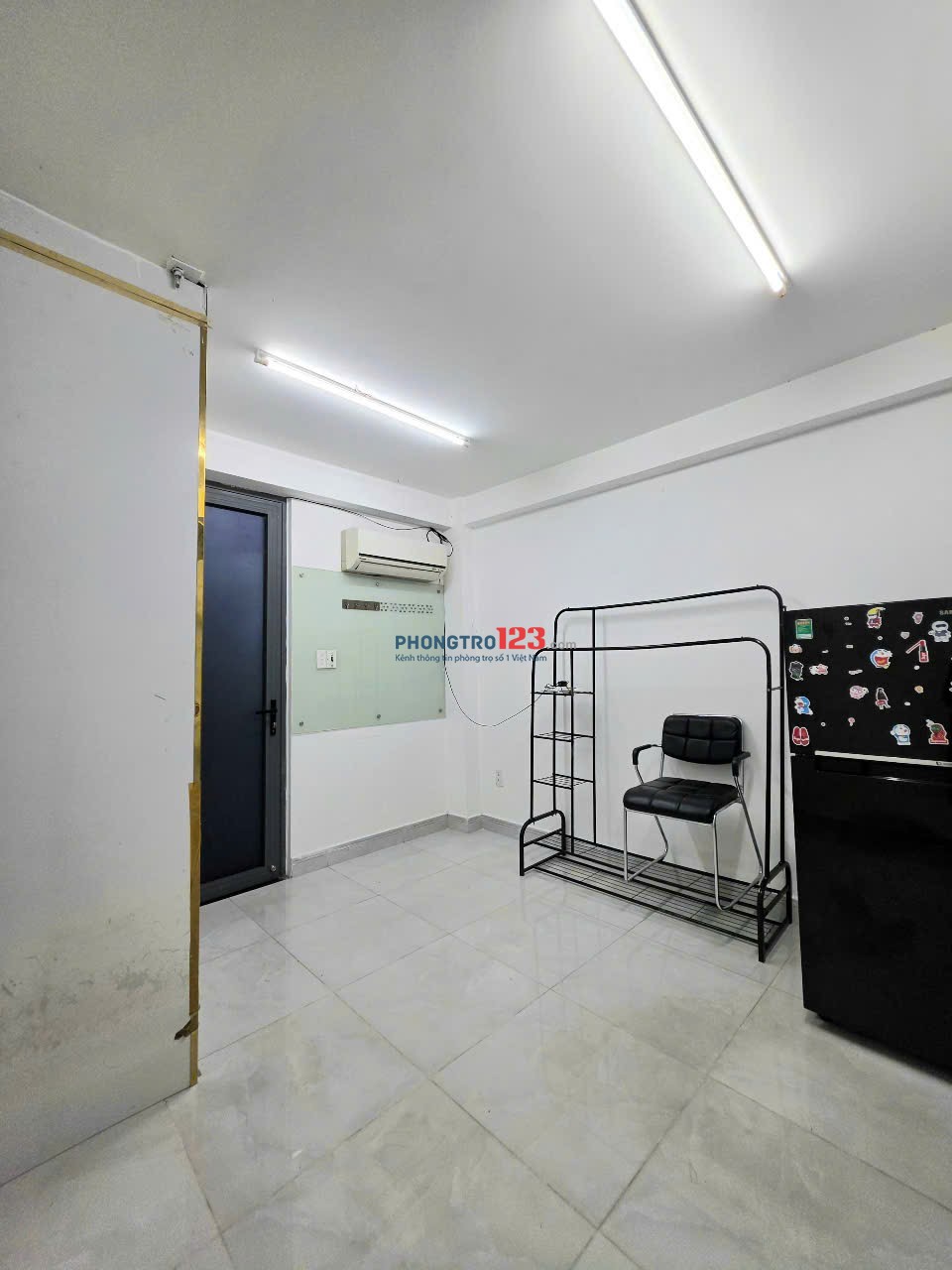 Chính Chủ Cho Thuê Phòng Studio - Nhà Thang Máy - Hoàng Hoa Thám - Gần Chợ Cây Quéo
