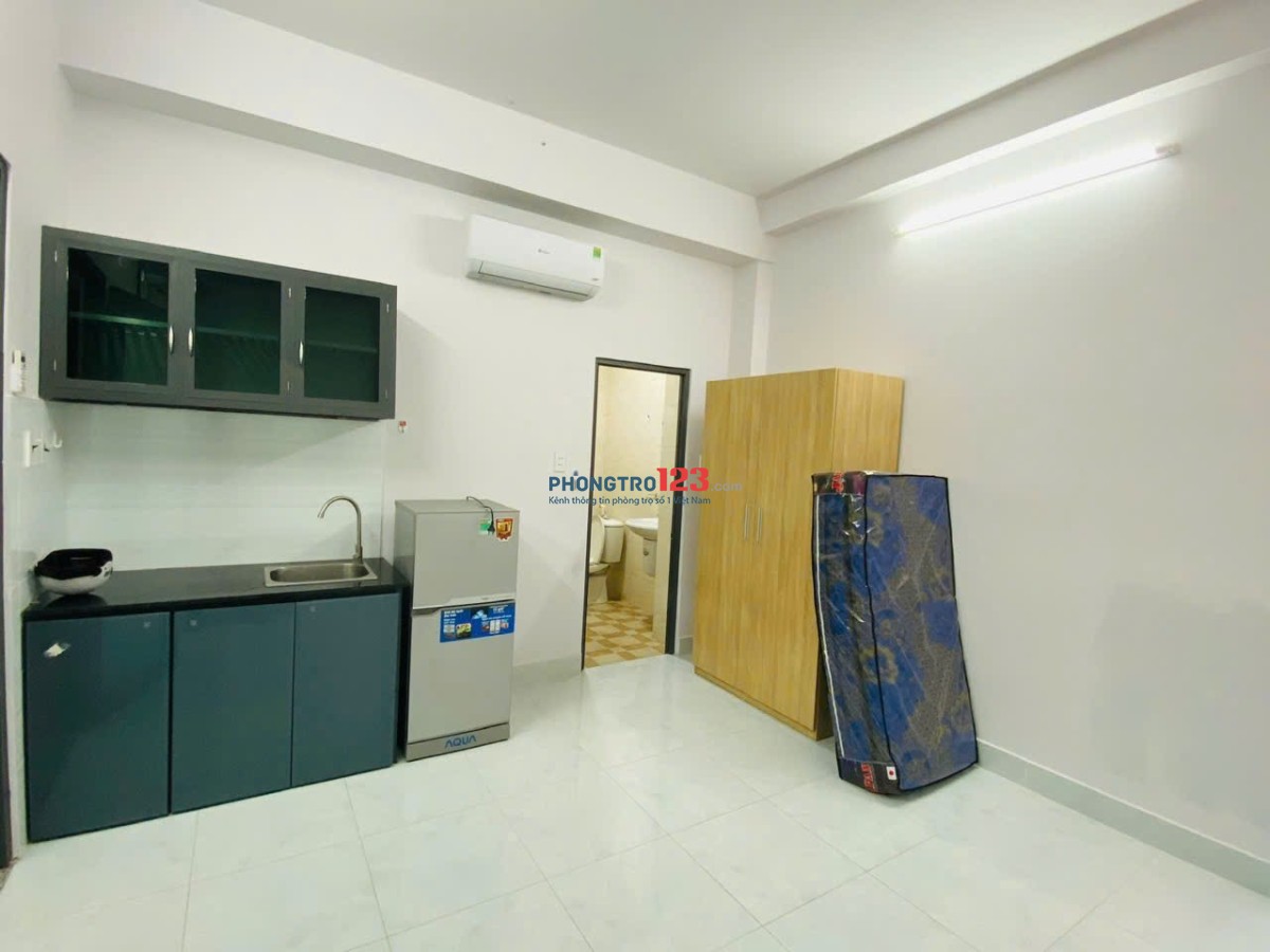 ​Cho thuê phòng quận Bình Thạnh. Full nội thất, có cửa sổ, miễn phí xe. Gần VLU, IUH