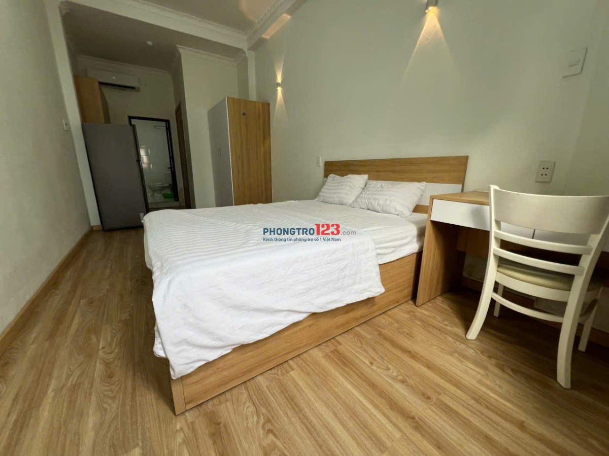  Hoàng Văn Thụ – Gần UFM & ĐH Gia Định, full nội thất, cửa sổ lớn 
