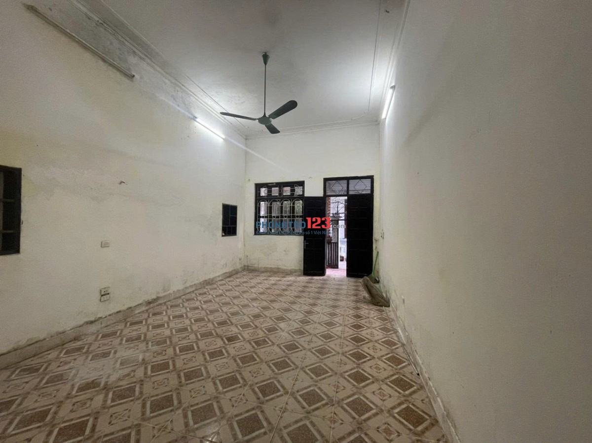 Nhà riêng ngõ 190 hoàng mai dt60m2x2t giá 8tr