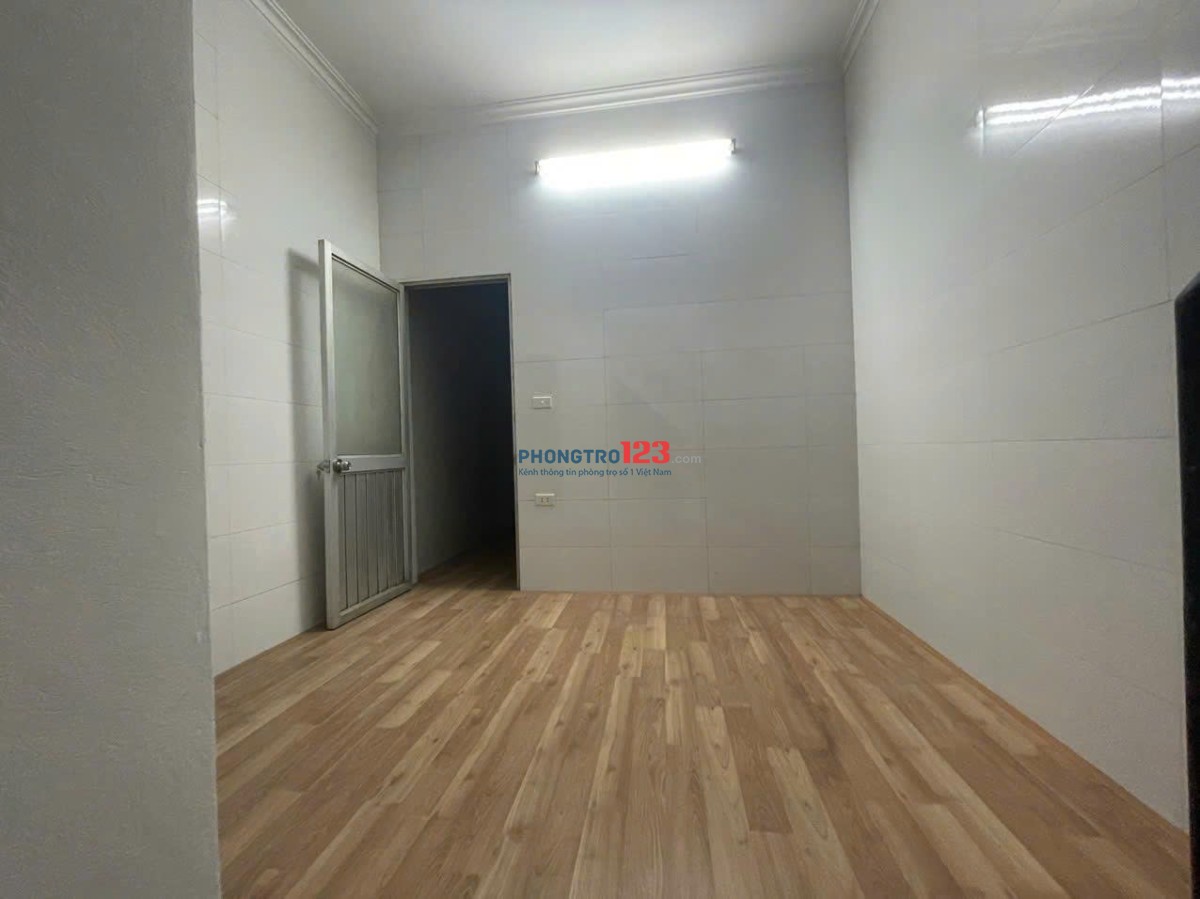Nhà riêng ngõ phố minh khai mai động dt30m2x4t giá 10tr