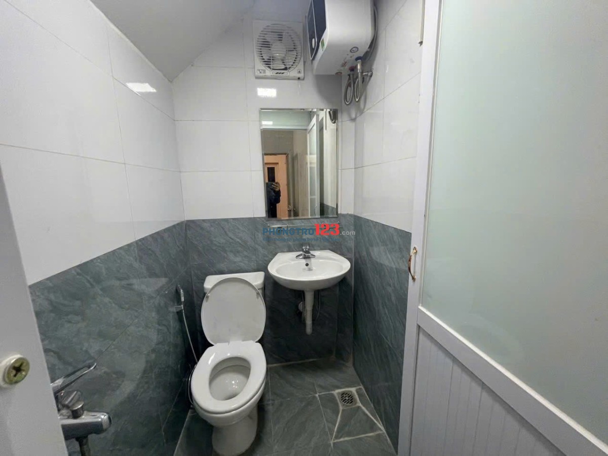 Nhà riêng ngõ phố minh khai mai động dt30m2x4t giá 10tr