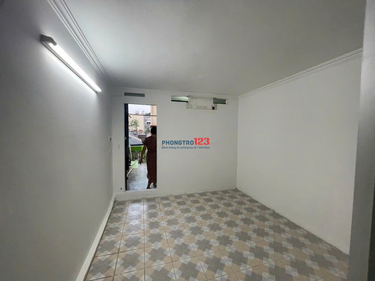 Nhà riêng ngõ phố minh khai mai động dt30m2x4t giá 10tr