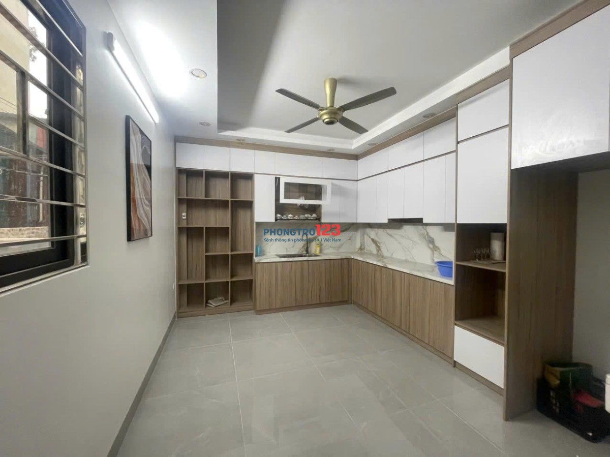 Nhà riêng mới tinh thang máy ngõ 42 phố thịnh liệt gần giáp nhị dt65m2x5t giá 22tr