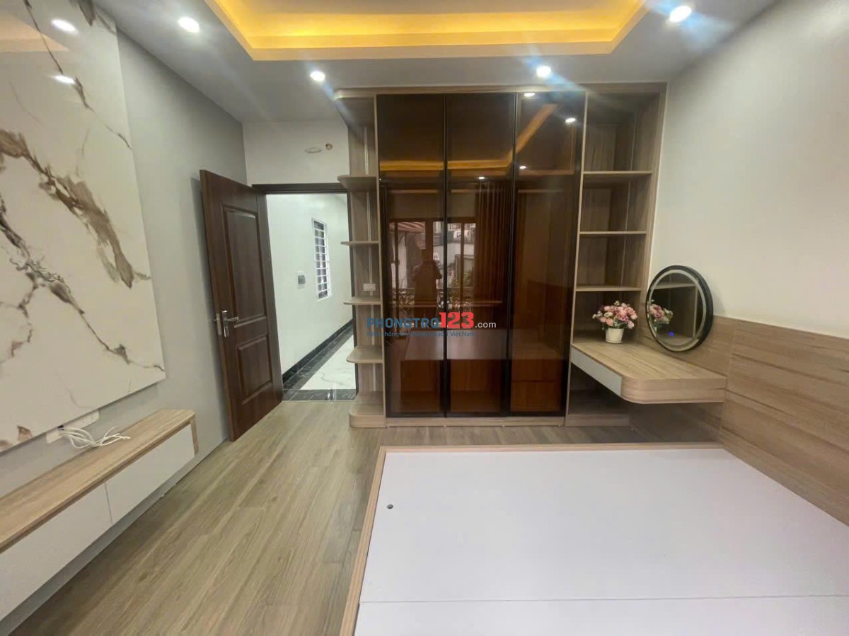 Nhà riêng mới tinh thang máy ngõ 42 phố thịnh liệt gần giáp nhị dt65m2x5t giá 22tr
