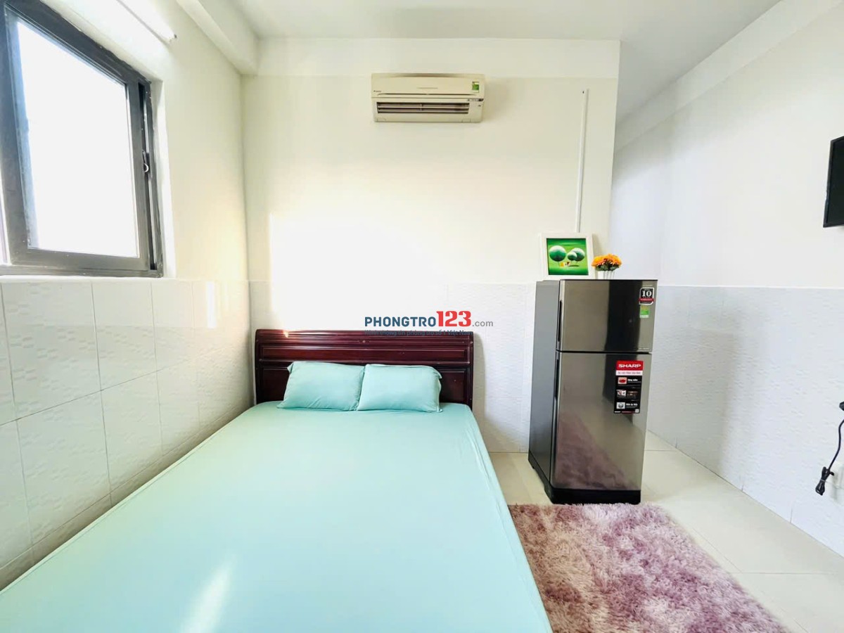 PHÒNG MỚI THOÁNG MÁT NGAY QUỐC LỘ 13 KẾ BÊN BÊN XE MIỀN ĐÔNG CŨ