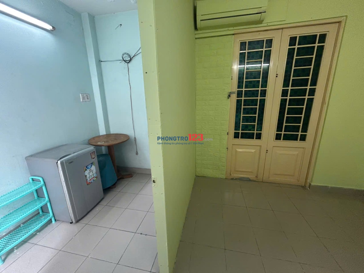 Phòng trọ DT 18m2 - Giá sinh viên Q. Bình Thạnh