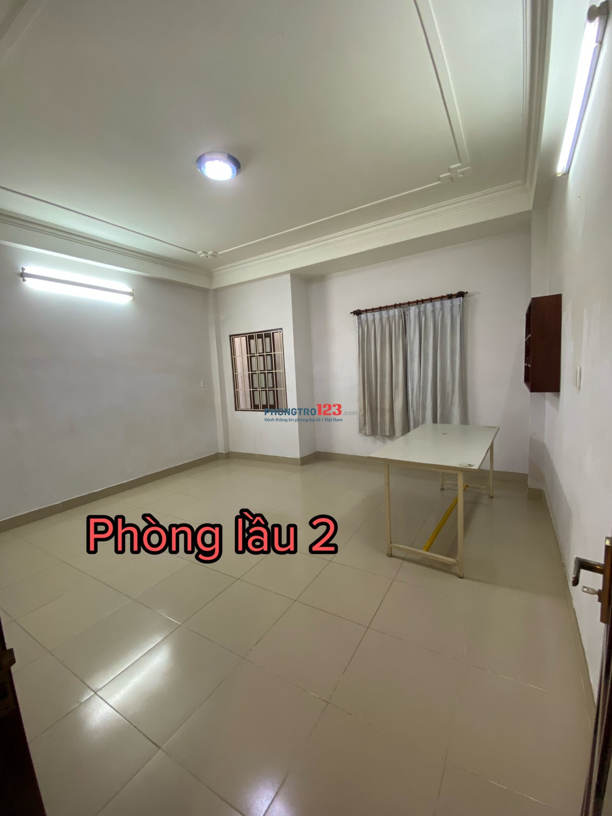 Phòng cho thuê đường Đồ Sơn sát bên Phan Thúc Duyện khu sân bay TSN máy lạnh, toilet riêng