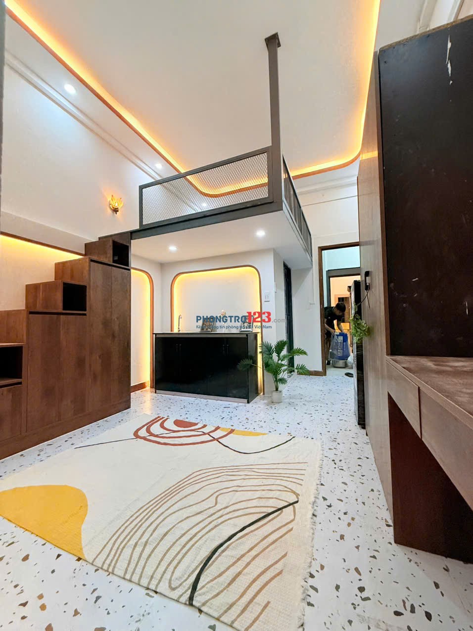 Cho thuê phòng gác lửng có ban công, decor đẹp - Nguyễn Xí, Bình Thạnh | Gần VLU, HUTECH, UEF, UTH