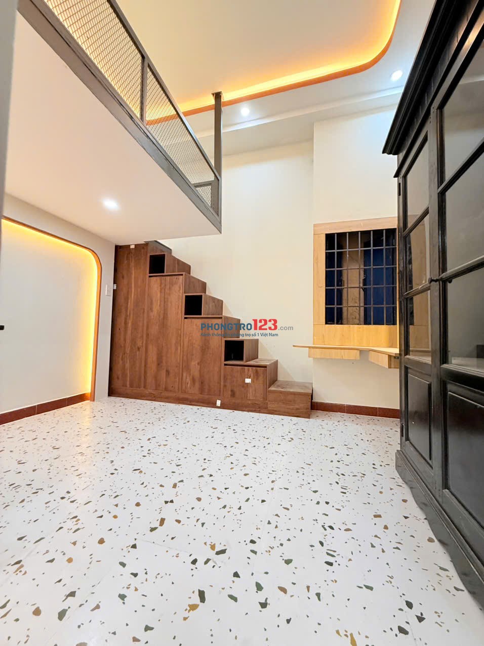 Cho thuê phòng gác lửng có ban công, decor đẹp - Nguyễn Xí, Bình Thạnh | Gần VLU, HUTECH, UEF, UTH