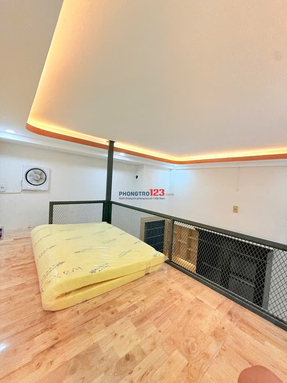 Cho thuê phòng gác lửng có ban công, decor đẹp - Nguyễn Xí, Bình Thạnh | Gần VLU, HUTECH, UEF, UTH