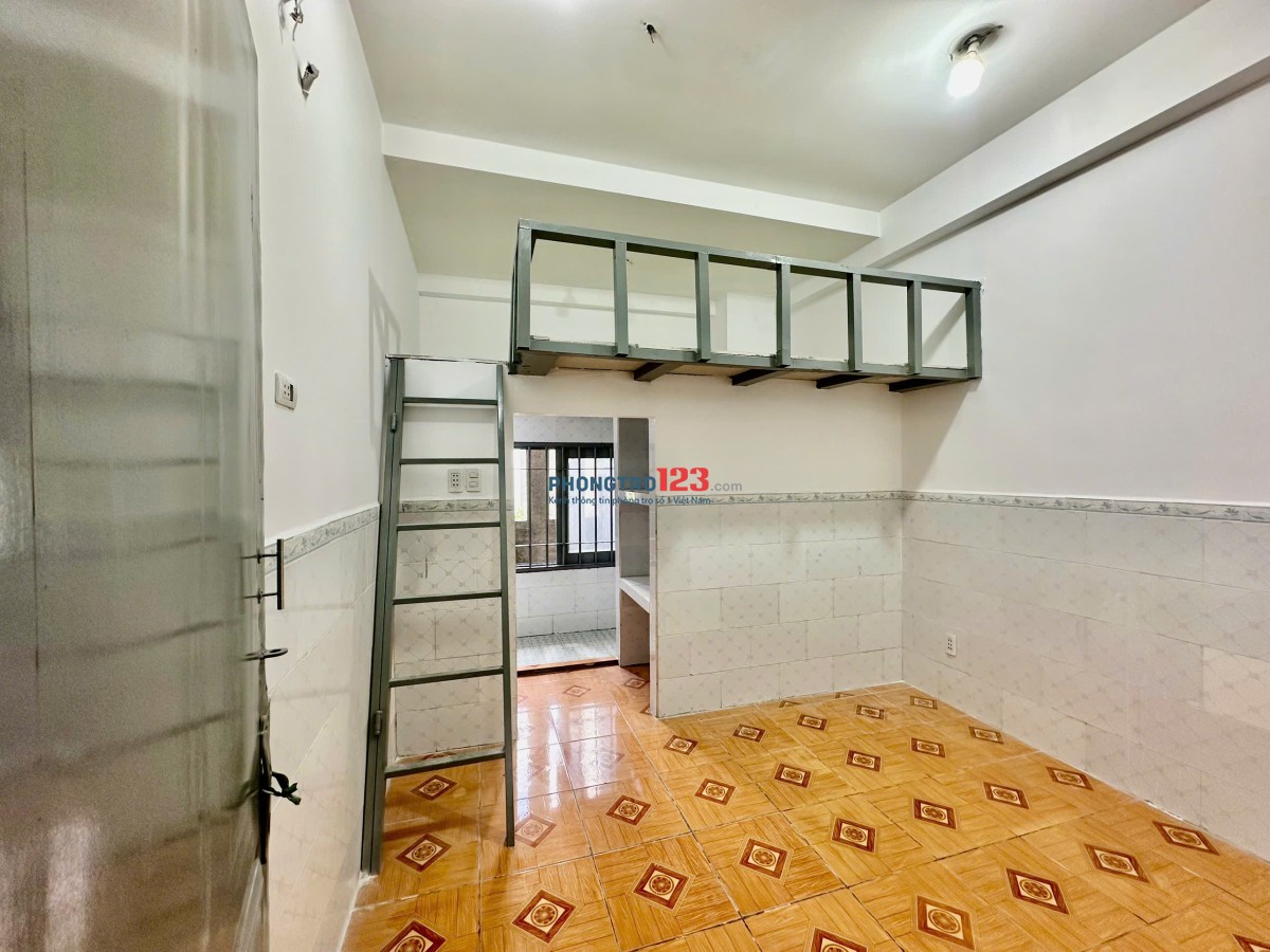 Phòng Trọ Đại Học Văn Hiến cách 50m - DT 20m2 - Gác - Âu Cơ - giá 3tr7