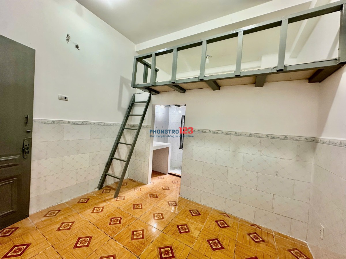 Phòng Trọ Đại Học Văn Hiến cách 50m - DT 20m2 - Gác - Âu Cơ - giá 3tr7