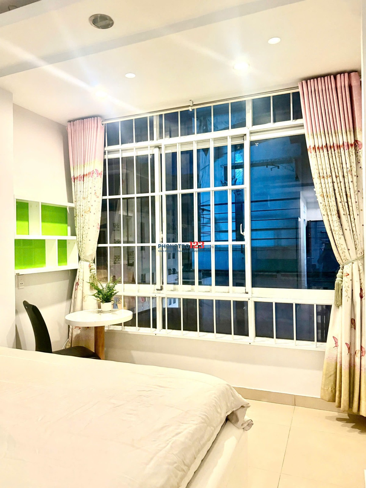 Cho thuê phòng Quận 10 ngay trung tâm thuận tiện đi lại nhiều nơi , phòng mới