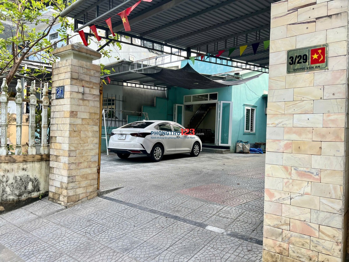 Nhà hai tầng có 3 phòng cho thuê