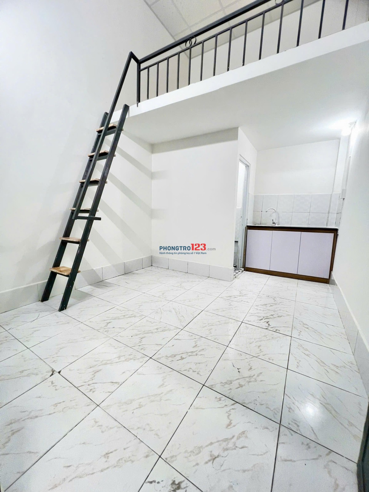 PHÒNG MÁY LẠNH GẦN ĐH KINH TẾ KỸ THUẬT BÌNH DƯƠNG