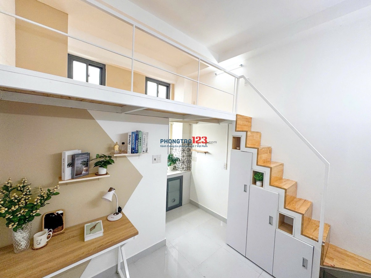 Cho thuê phòng có gác, 30m2, Ngay Đh Ngoại Thương, GTVT, Hutech, Bình Thạnh