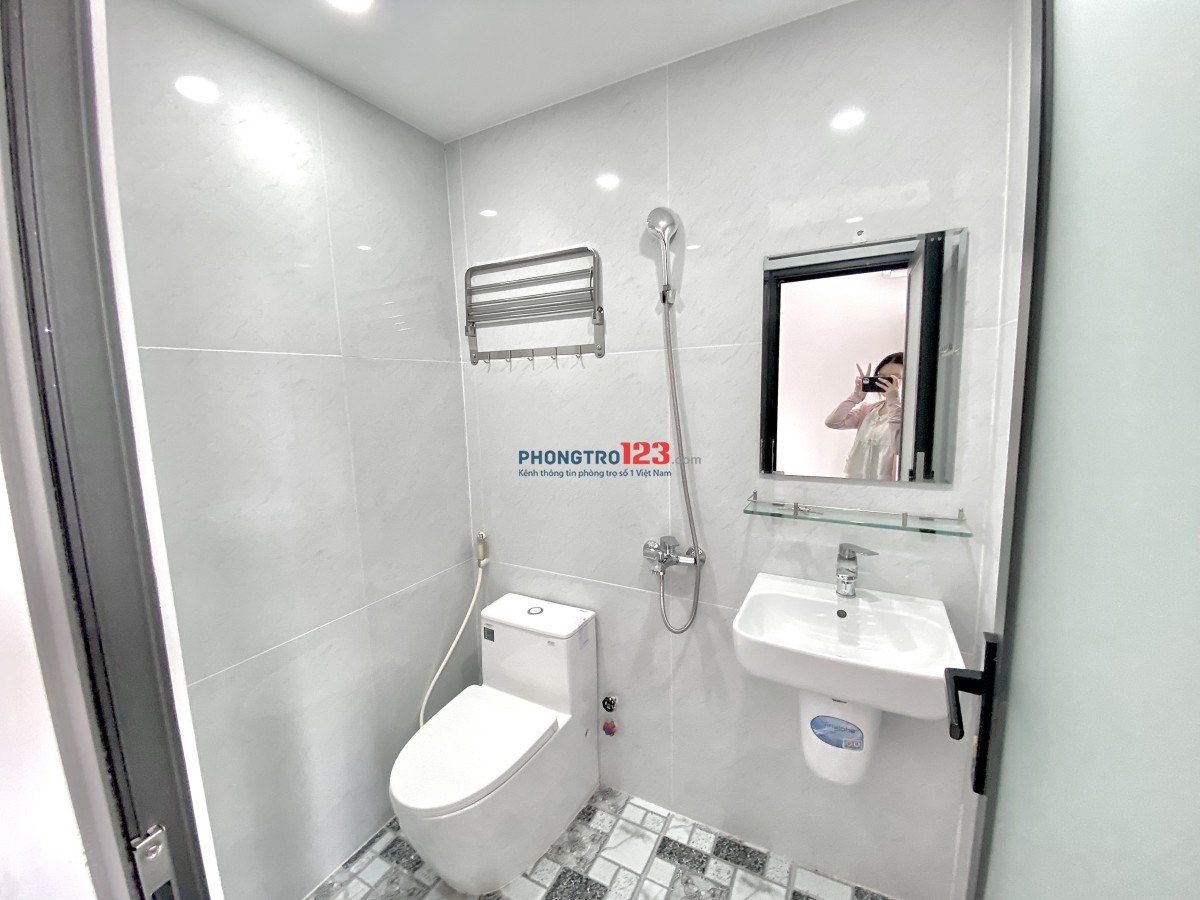 Mới 100% Studio rộng 30m² - ban công - máy giặt riêng gần trường UTH, FTU, Hutech...