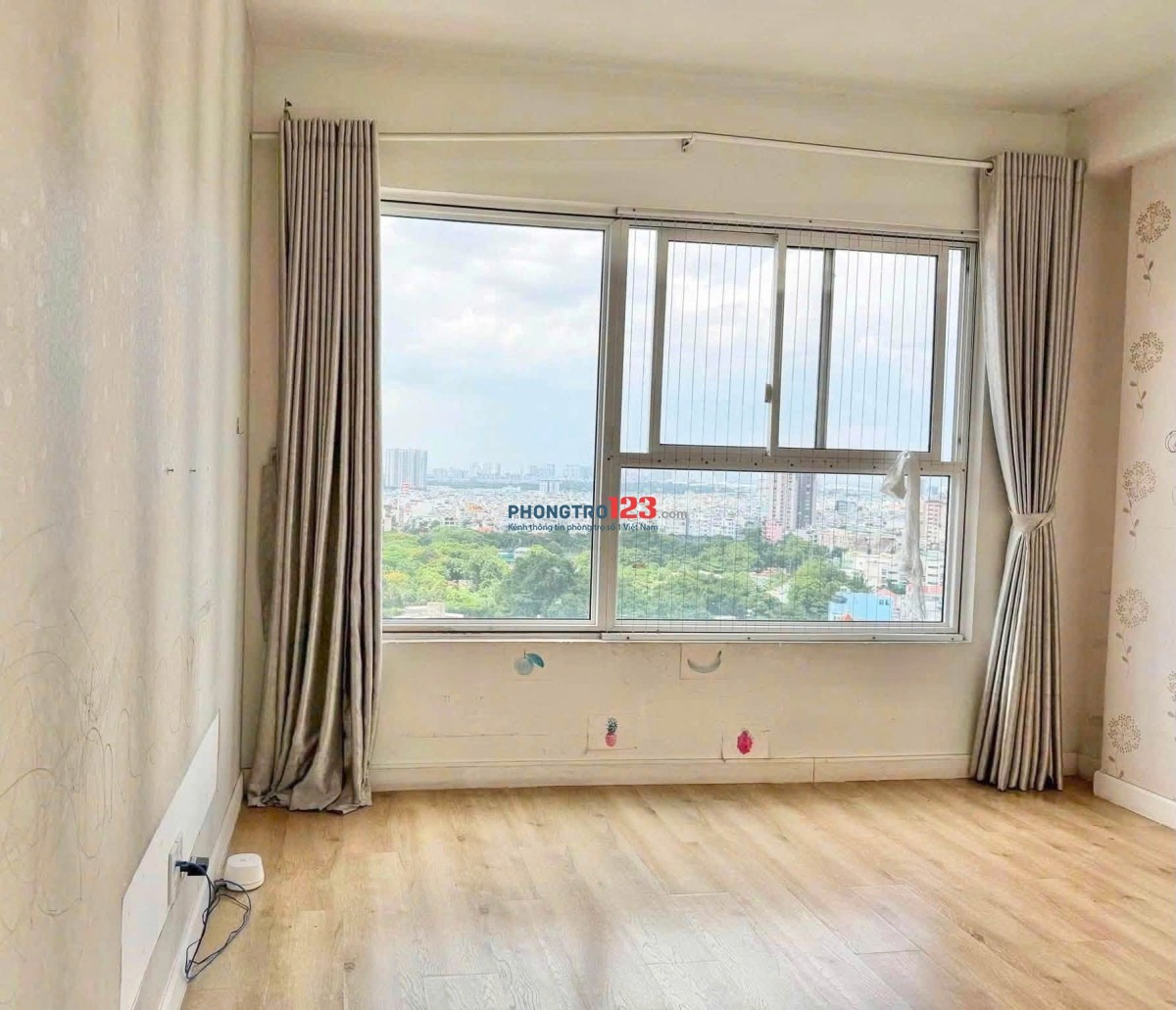 Chung cư Hoa Sen-Lạc Long Quân Q.11 Full nội thất 105m2, 3PN/ giá thuê 13,5 triệu/th