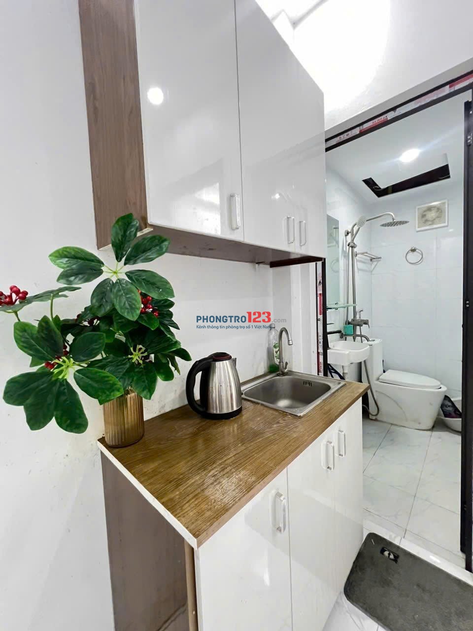 Nhà số 39 hẻm 90 ngách 64 ngõ 193 Phú Diễn , Bắc từ liêm trống Phòng 501 giá 3.2 tr vskk