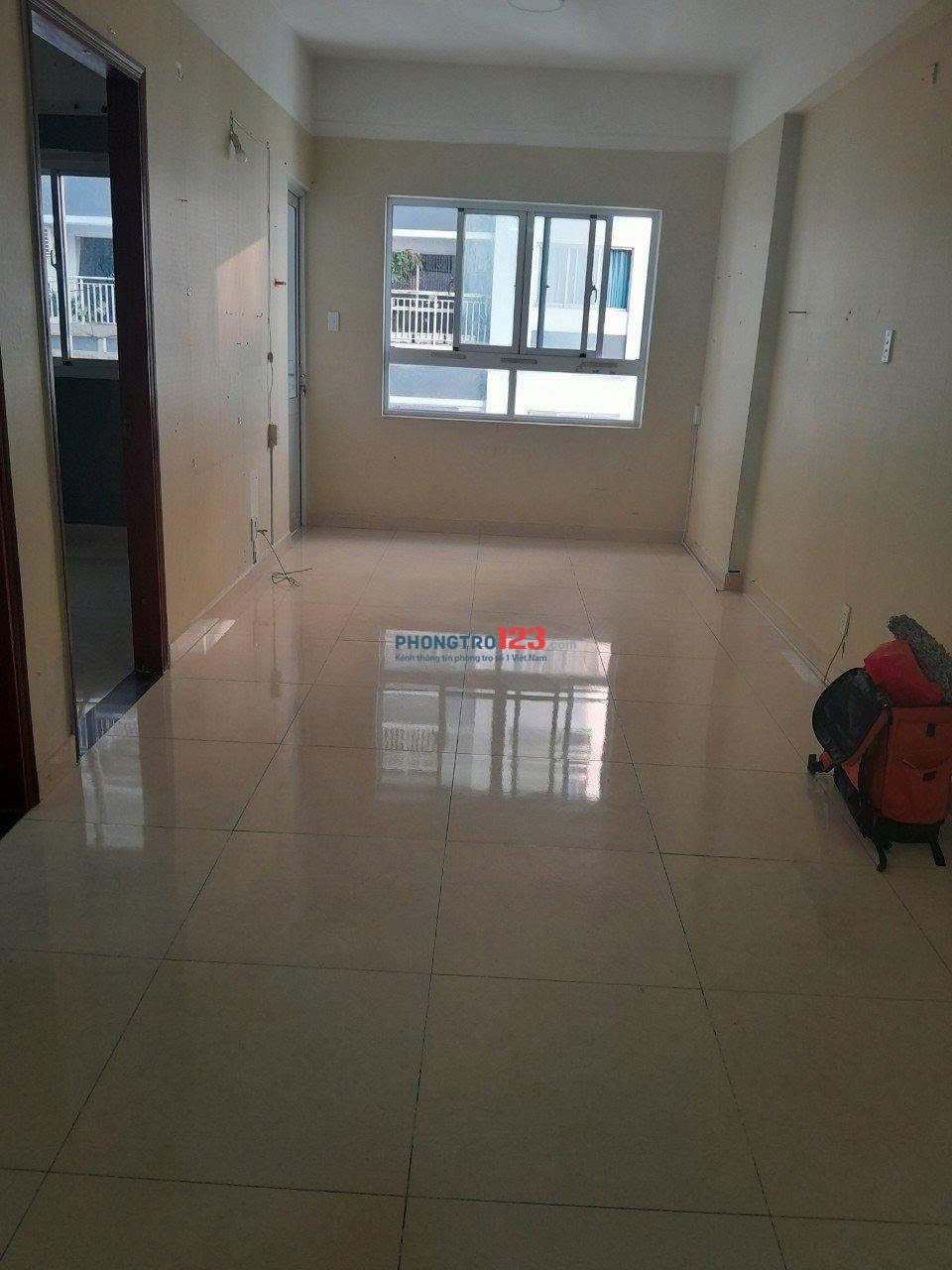 Chung cư Phú Thọ- Nguyễn Thị Nhỏ: căn 60m2, 2p ngủ, giá 9,5tr/tháng