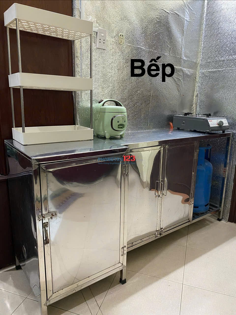 Cho thuê phòng trọ 4tr/tháng,18m2, đầy đủ tiện nghi, máy lạnh, tắm nước nóng, giặt máy tại Quận 7