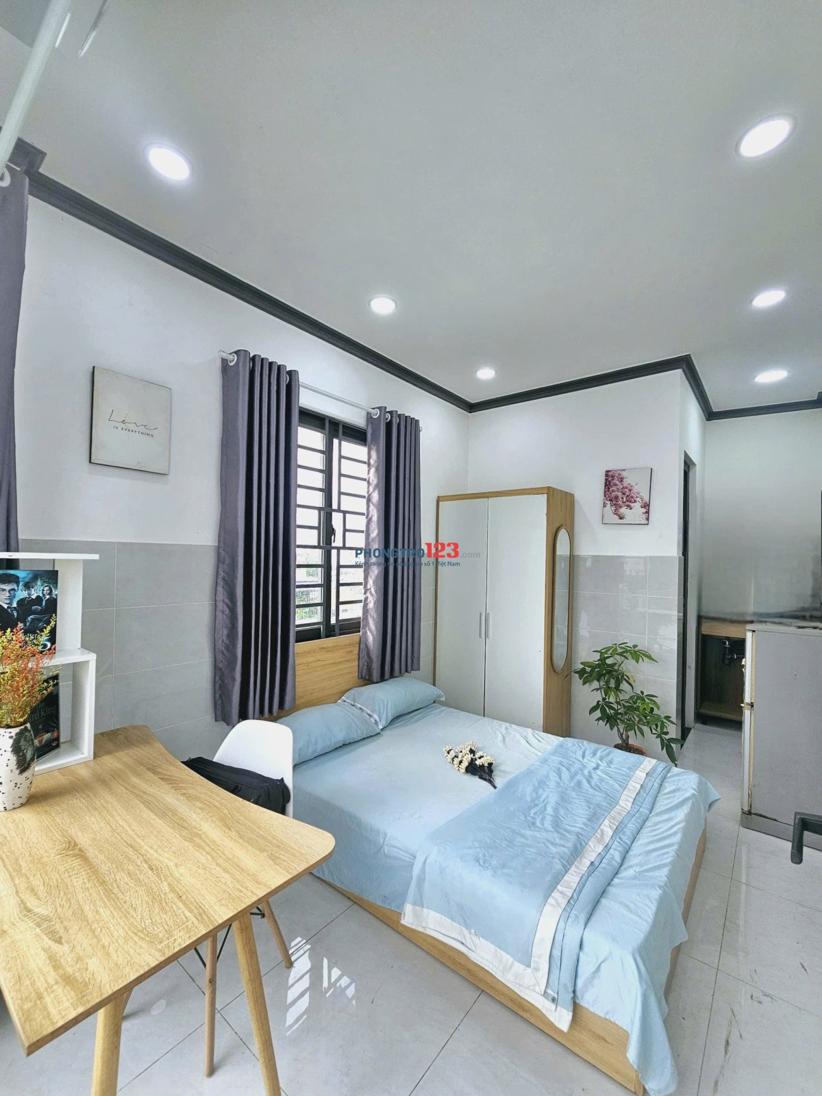Cho thuê phòng có ban công, Full nội thất, Bình Thạnh gần HUTECH, UEF, FTU2