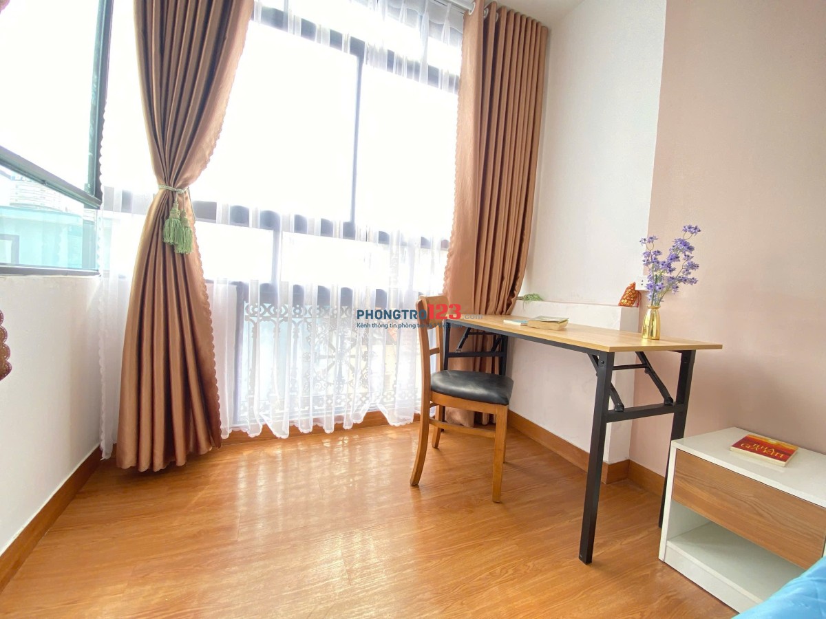 PHÒNG FULL NỘI THẤT CÓ BAN CÔNG GẦN Q1, Q3 ĐH MỞ, ĐH KINH TẾ, ĐH KIẾN TRÚC,…