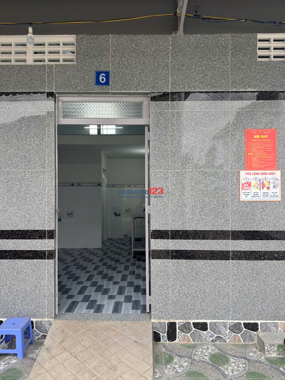 Phòng mới, sạch sẽ, an ninh tuyệt đối, đèn đường, đèn sân sáng đêm, có sân chơi cầu lông, sân để xe.
