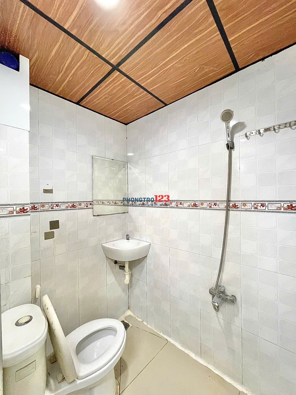 PHÒNG MỚI XÂY THOÁNG MÁT NGAY THÍCH QUẢNG ĐỨC, NGÃ 4 PHÚ NHUẬN
