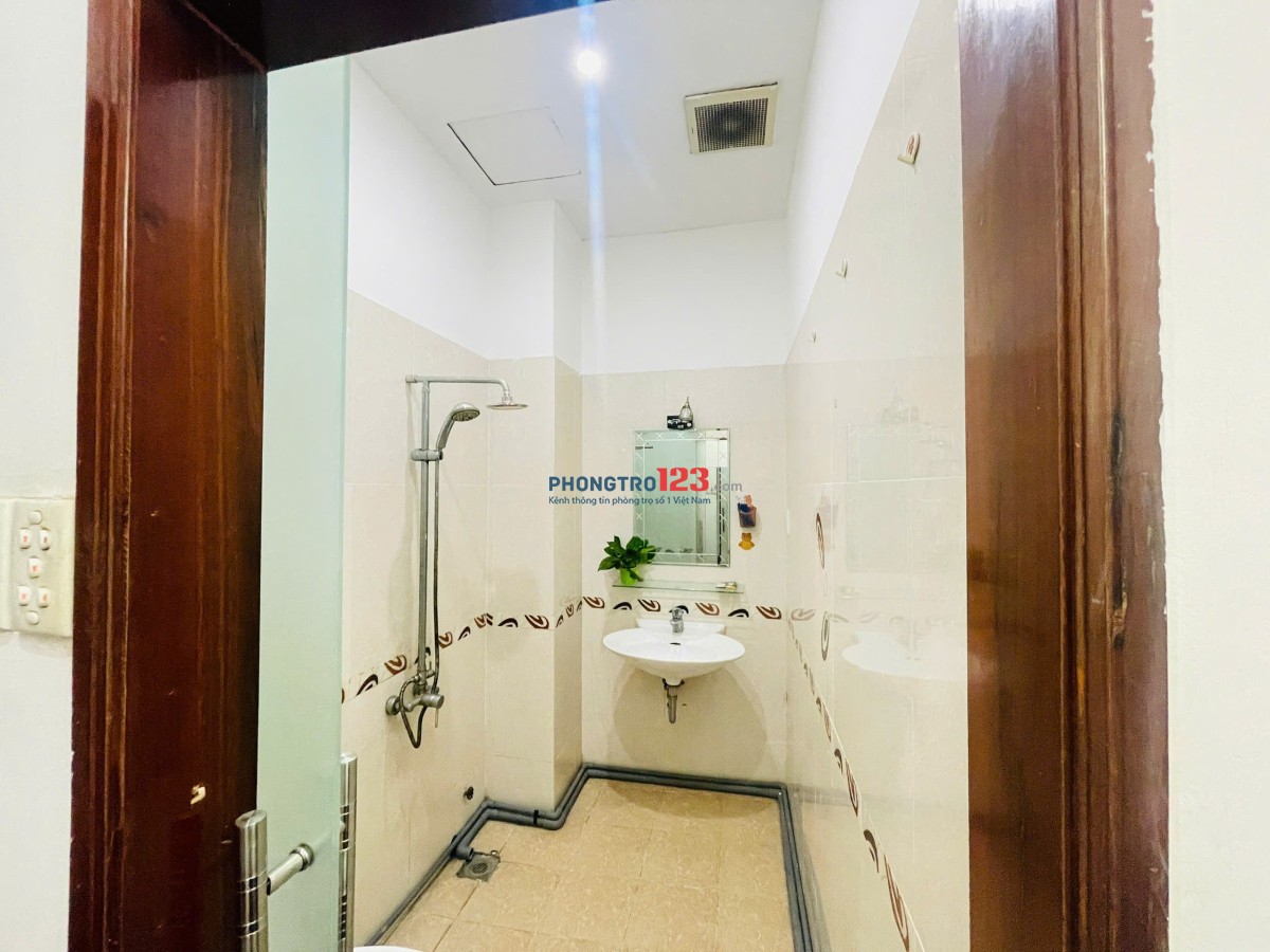 Phòng Q10 siêu đẹp full NT - Tiện Ích Full-Giá ưu đãi