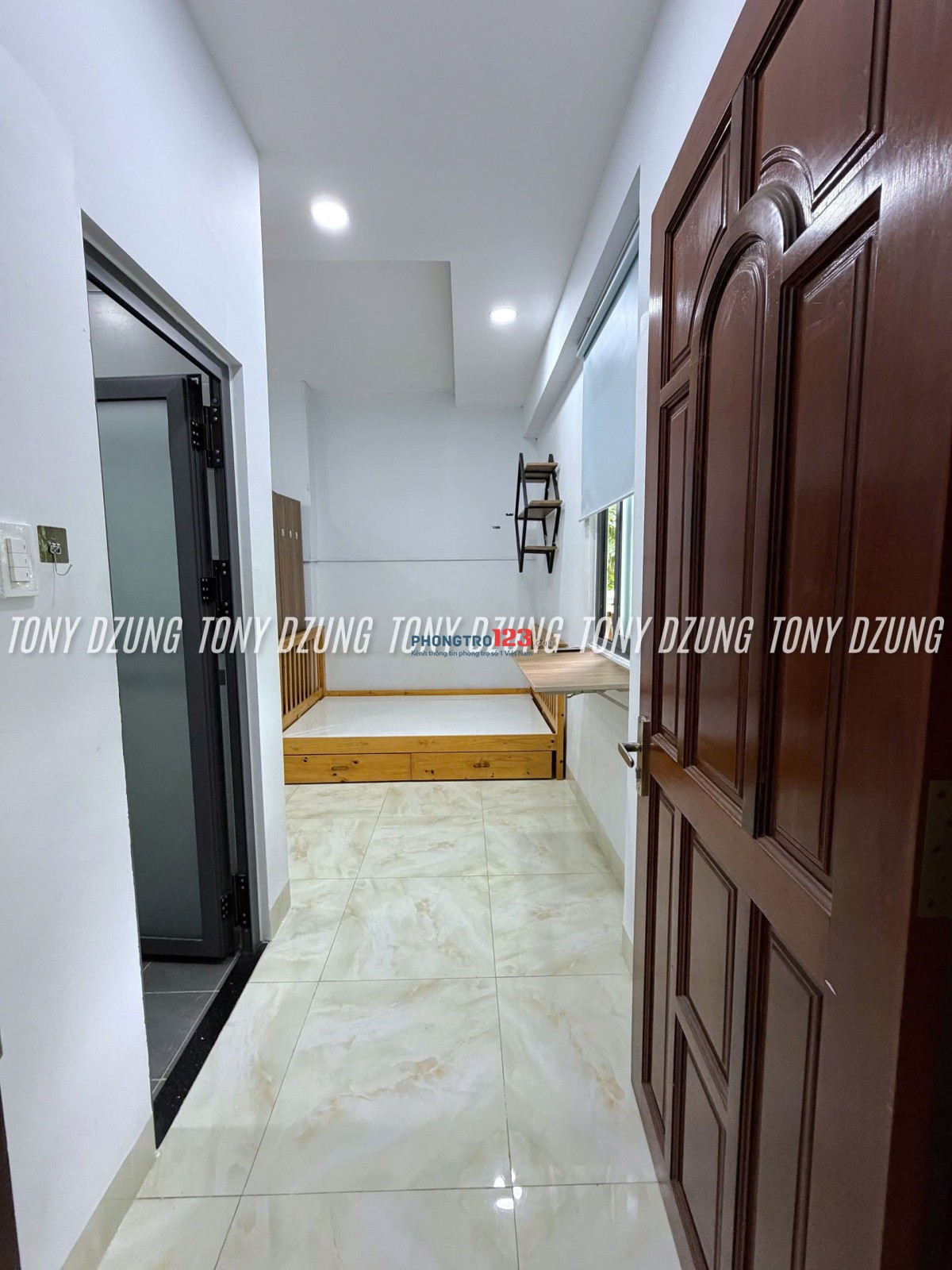 PHÒNG BAN CÔNG + CỬA SỔ FULL NỘI THẤT - GẦN ĐH NGUYỄN TẤT THÀNH Q.12 - TRONG KHU BIỆT THỰ AN NINH