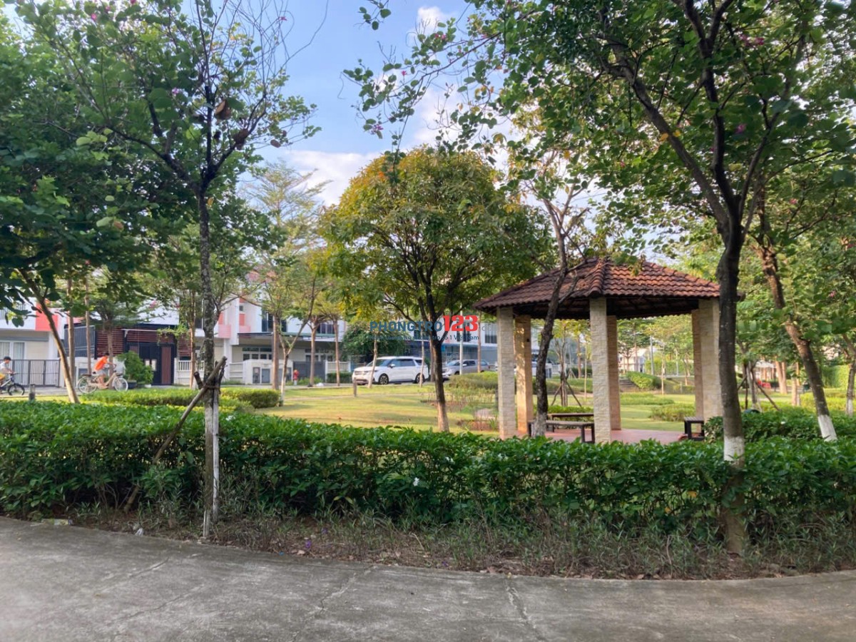 Cho thuê nhà Vườn Thiên Đàng 1 Ecolakes Mỹ Phước, giá 12tr bao phí quản lý