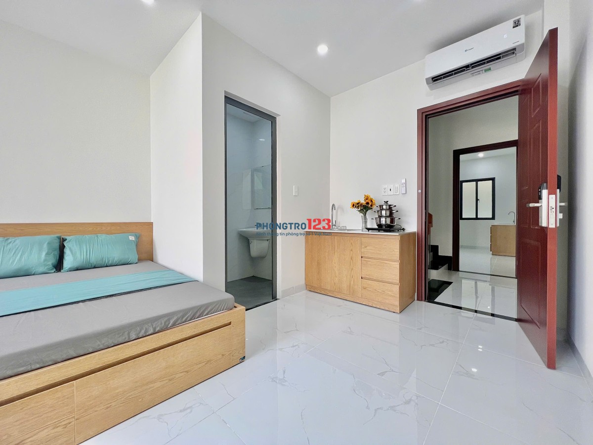 NGAY CHỢ HOÀNG HOA THÁM, BẢY HIỀN - STUDIO BAN CÔNG FULL NỘI THẤT NEW