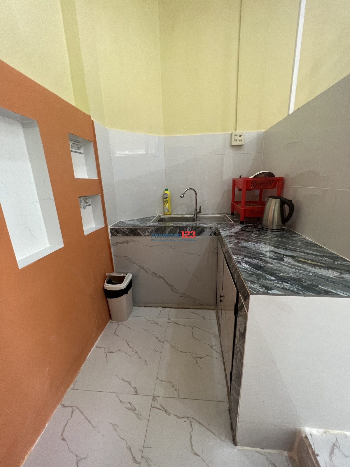 Cho nhà nguyên căn 40 - 50m2 02 mặt tiền đường lớn,18C đường Nguyễn Tấn Định, Hàm Tiến (Chính chủ)