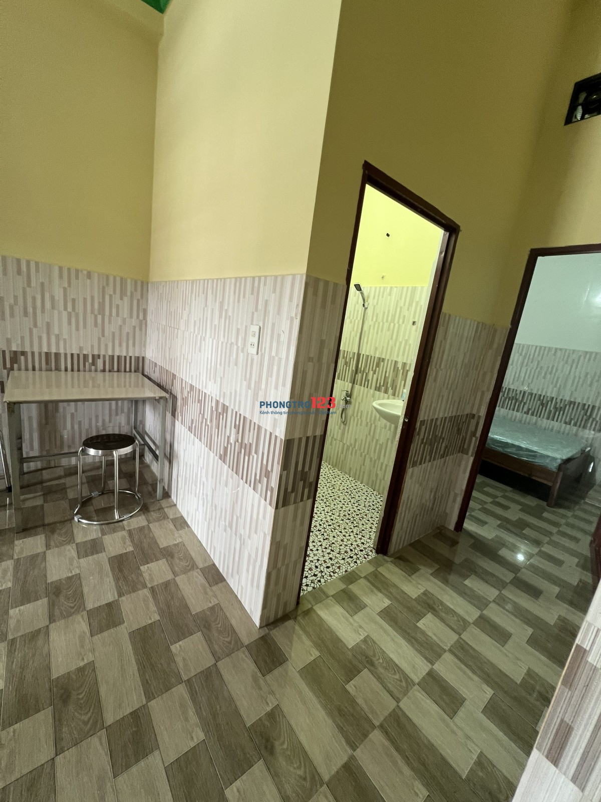 Cho thuê phòng trọ 20 - 30m2, mặt tiền 16C đường Nguyễn Tấn Định, Hàm Tiến