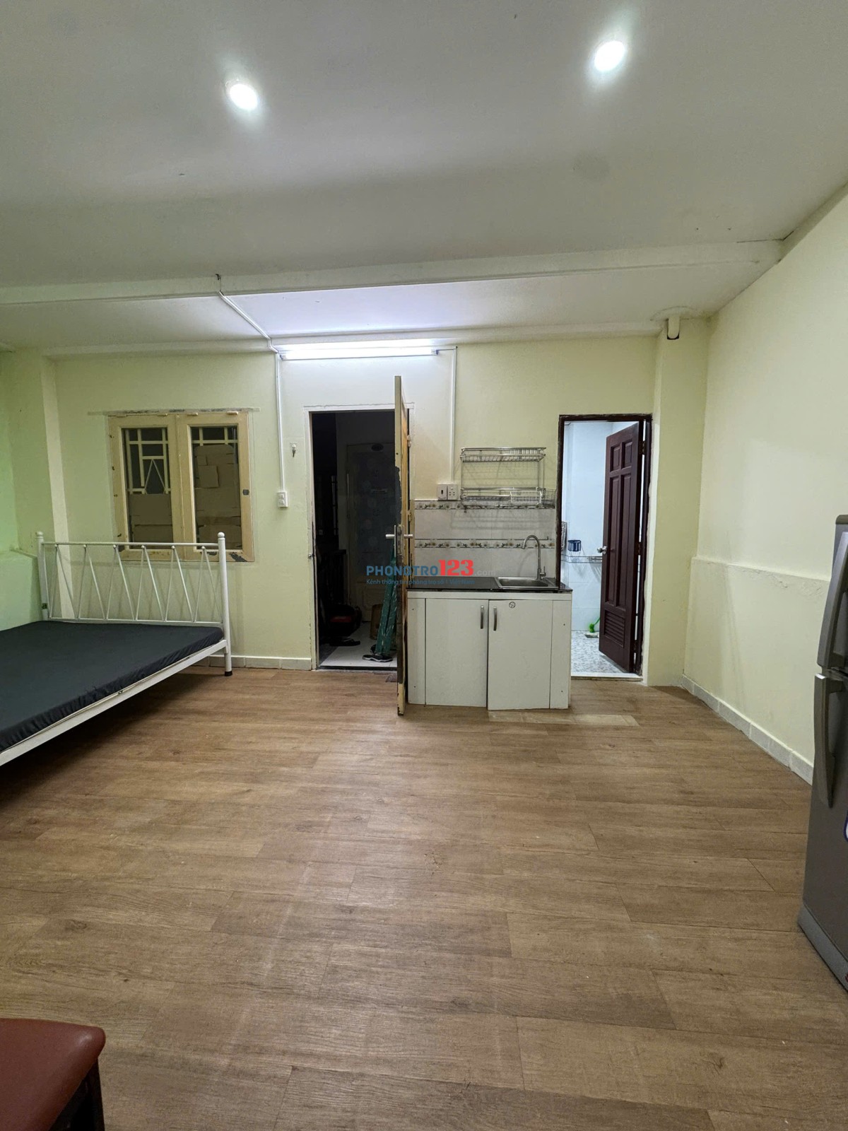Cho thuê phòng 25m ngay Phan Xích Long, ở được 3 người, full nội thất như hình