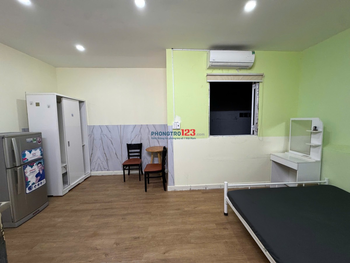 Cho thuê phòng 25m ngay Phan Xích Long, ở được 3 người, full nội thất như hình