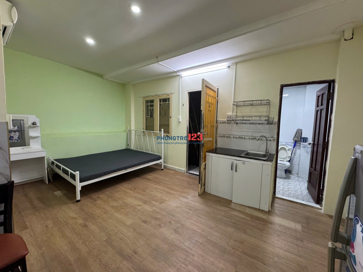 Cho thuê phòng 25m ngay Phan Xích Long, ở được 3 người, full nội thất như hình