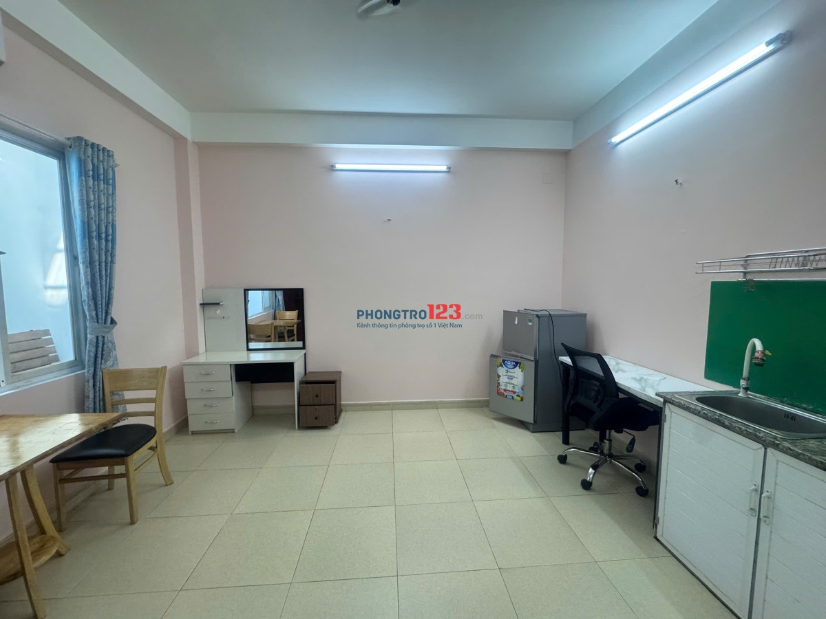 Phòng trọ 68/27 Út Tịch, gần Trường Cao đẳng Lý Tự Trọng, trung cấp Du Lịch, Học viện Hàng Không