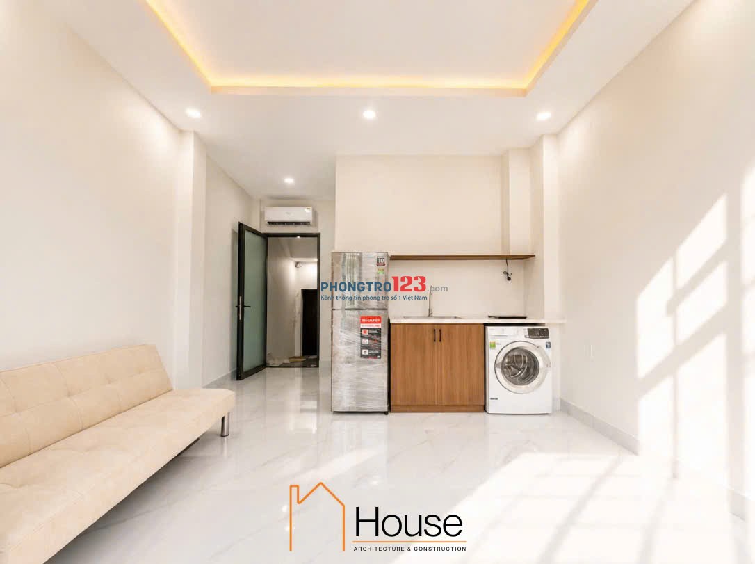 Cho thuê Phòng ban công 40m2 cách Đại học Ngoại Thương, GTVT 10 phút