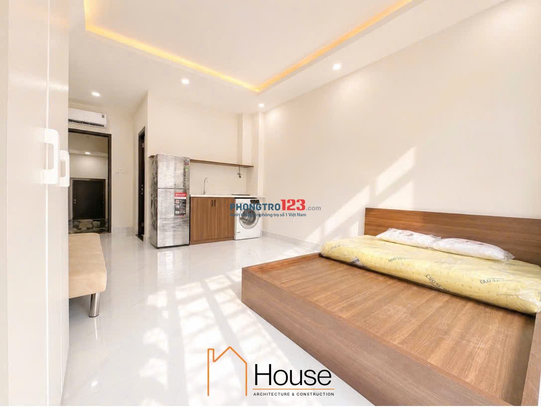 Cho thuê Phòng ban công 40m2 cách Đại học Ngoại Thương, GTVT 10 phút