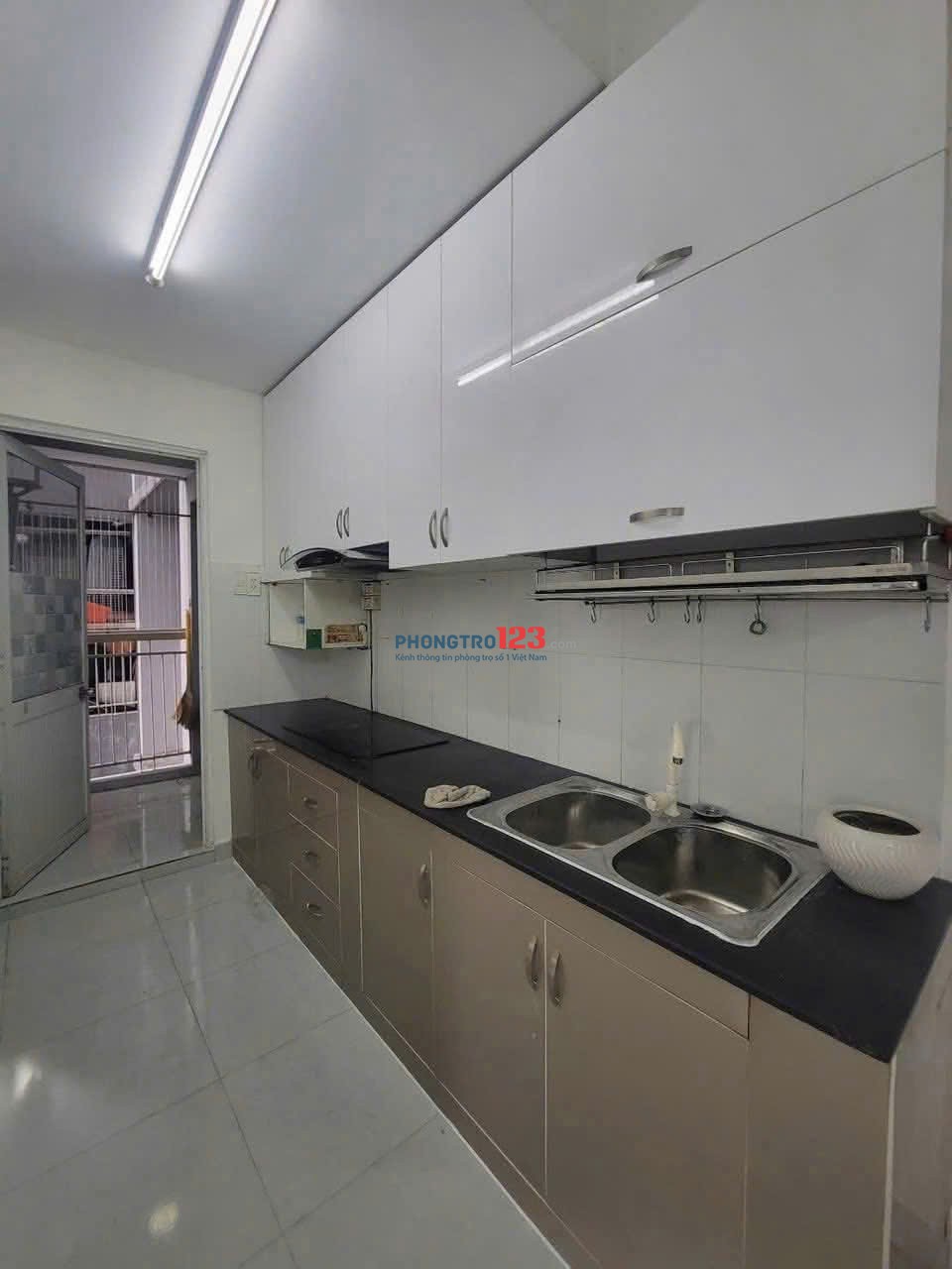 Cho thuê chung cư Bàu Cát, Hồng Lạc - 110m2, 3PN giá thuê 10tr/tháng