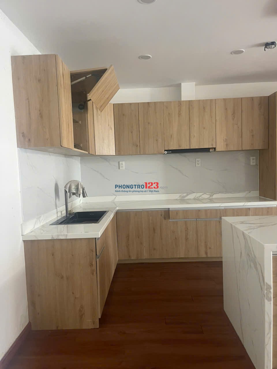 Cho thuê Central, Phạm Văn Hai, TB: 22triệu, 200m2, không nội thất, 3PN
