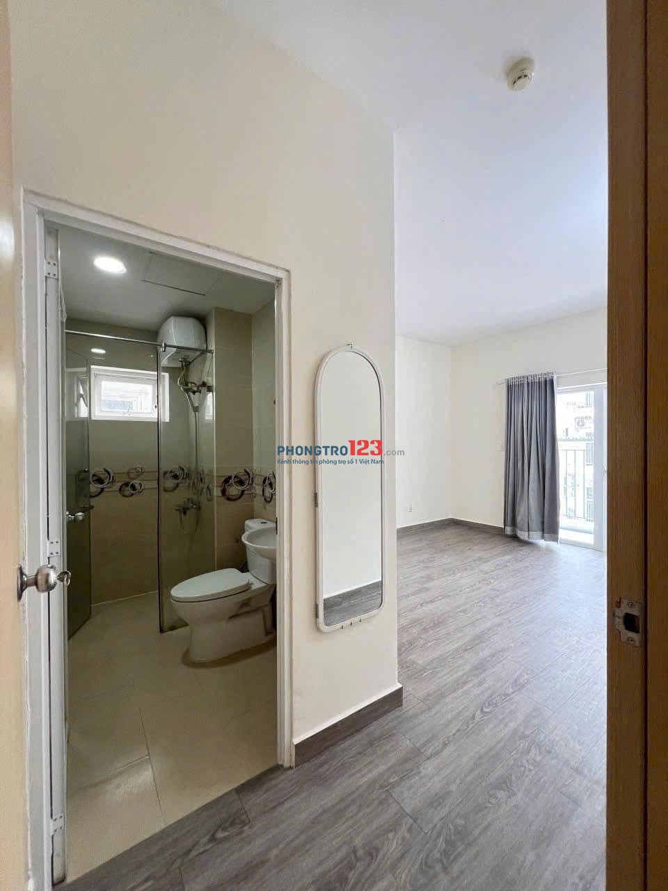 Cho thuê chung cư Hoa Sen, 262 Lạc Long Quân - 3PN, 110m2 giá thuê 14tr5/tháng