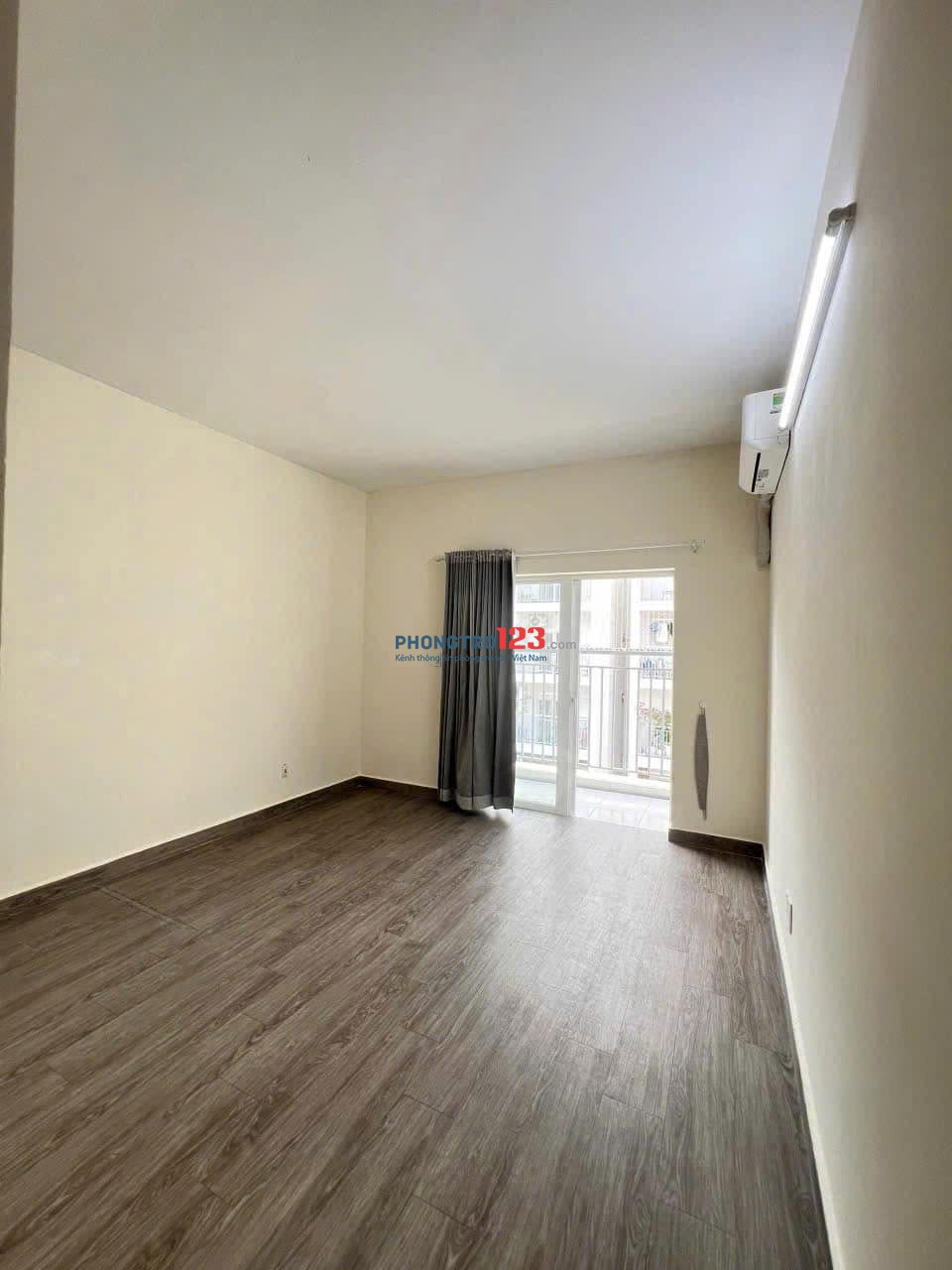 Cho thuê chung cư Hoa Sen, 262 Lạc Long Quân - 3PN, 110m2 giá thuê 14tr5/tháng