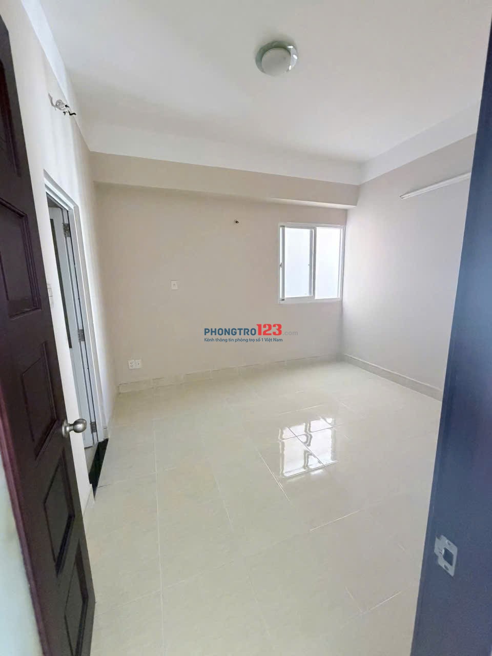 Căn hộ 3p ngủ 2wc C/c Bàu Cát khu A chỉ 11tr/th, ở liền được